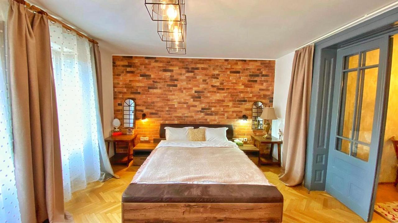 City Center Bed And Beyond Bukarest Kültér fotó